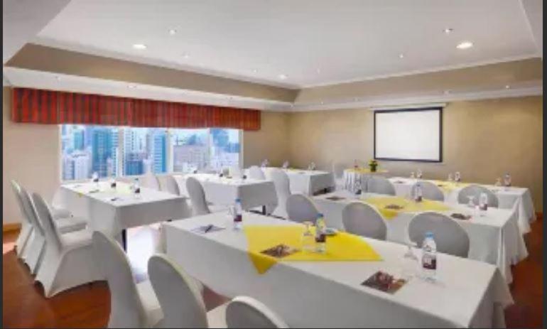 Al Safir Tower - Residence Manama Extérieur photo
